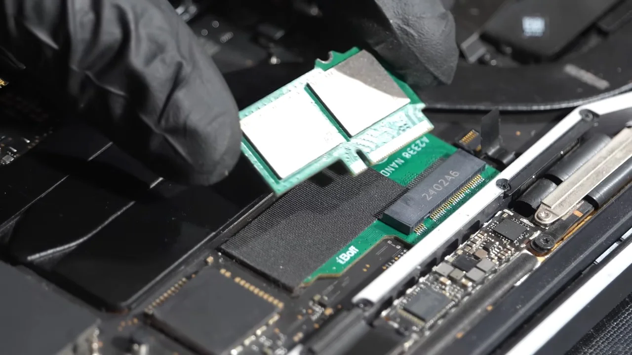 突破 MacBook 限制　高手成功找出自行升級 SSD 之法