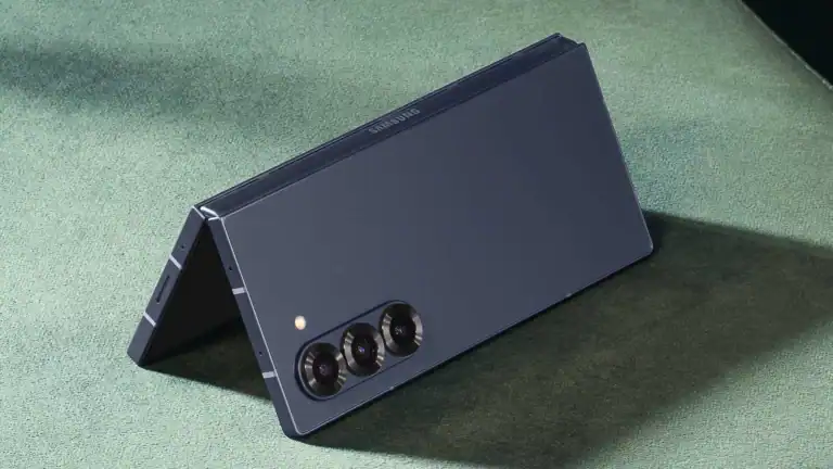 GalaxyZFold7 render