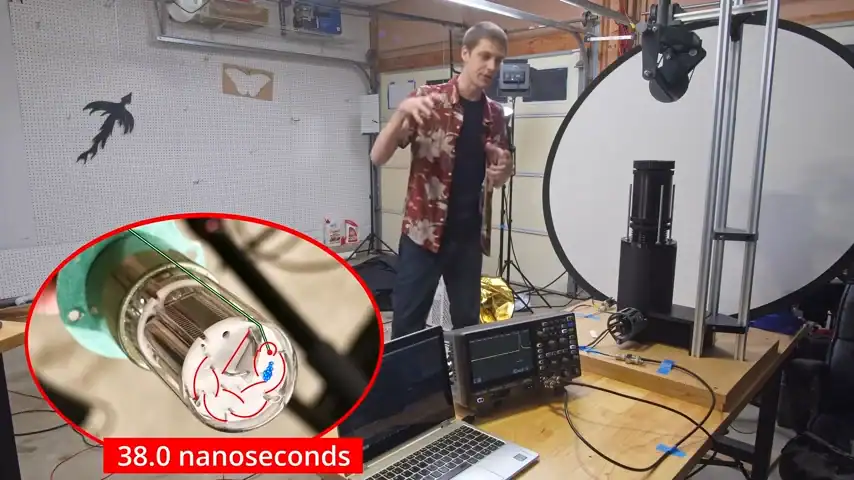 A laser pointer at 2 billion fps makes the speed of light look. kinda weird 17 43 screenshot