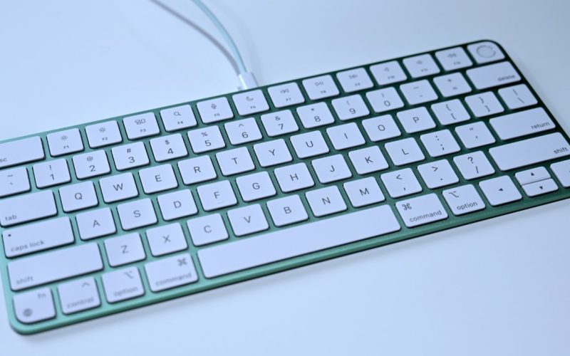 65796 137825 61468 126977 Green Magic Keyboard xl xl