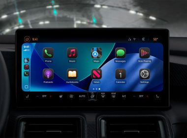 CarPlay Liquid Glass Dark 1