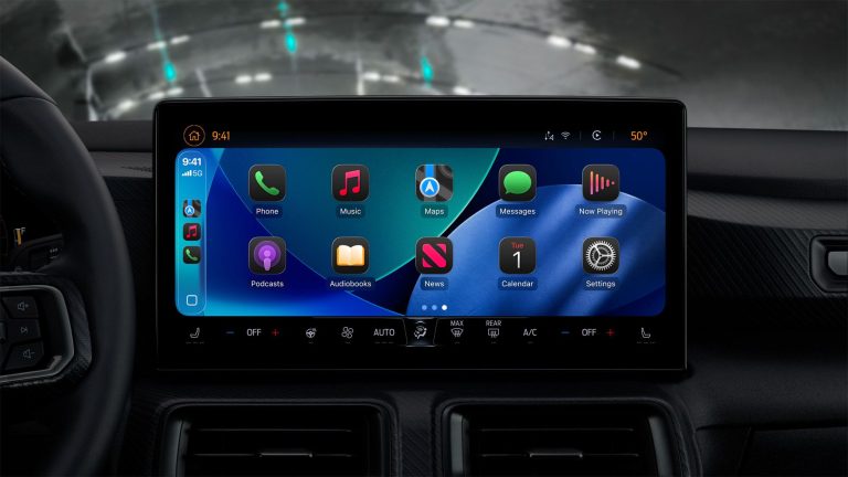 CarPlay Liquid Glass Dark 1