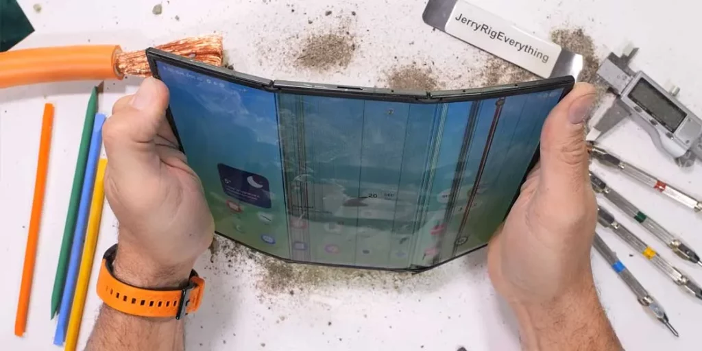Galaxy Z TriFold durability test 2