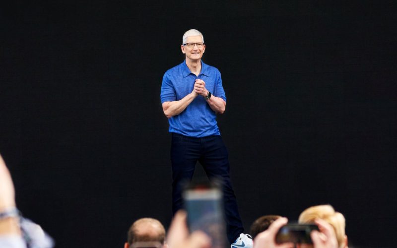 Tim Cook WWDC 2024