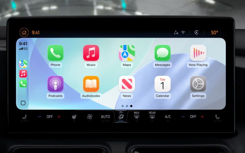 Apple CarPlay iOS 26 Tight Crop