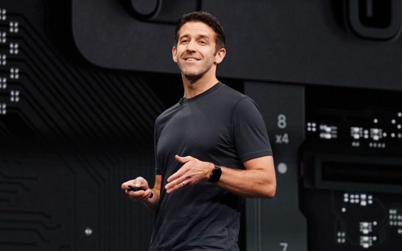 Apple John Ternus 2019