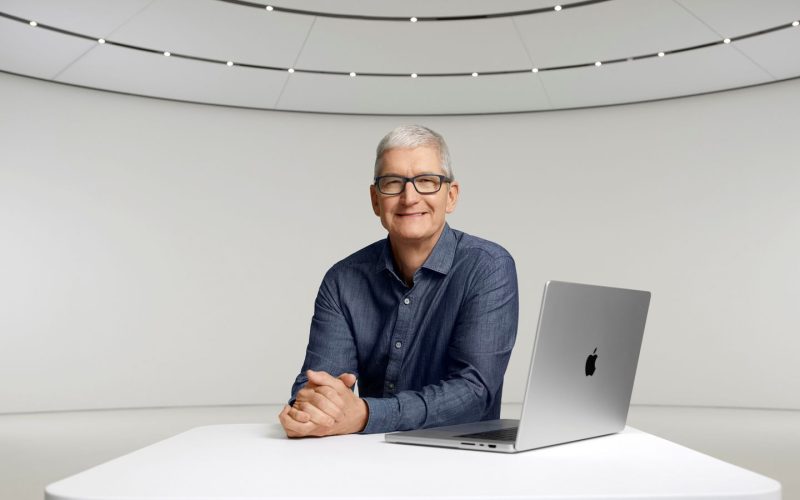 Tim Cook MacBook 16x9 1