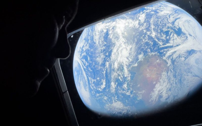 67322 141693 nasaartemisIIiphone1 xl