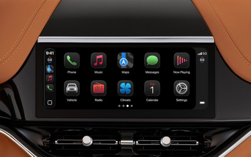 Aston Martin CarPlay Ultra Screen