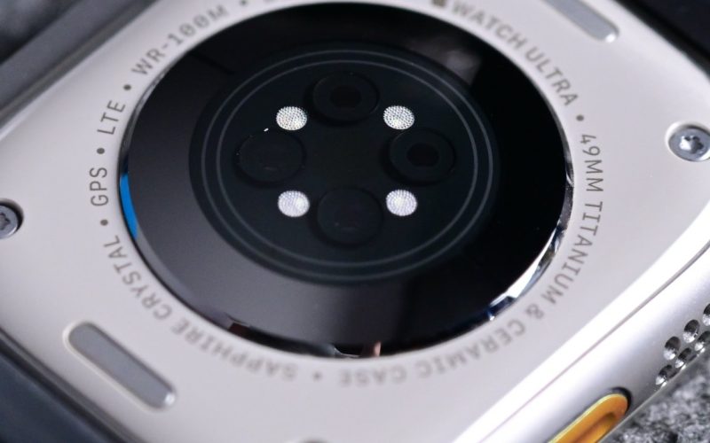 67673 142636 000 lede Apple Watch Ultra sesnors xl