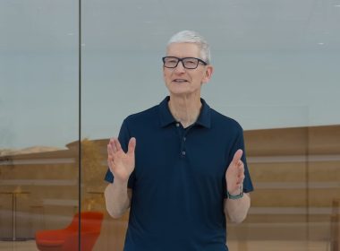 Tim Cook Gestures xl